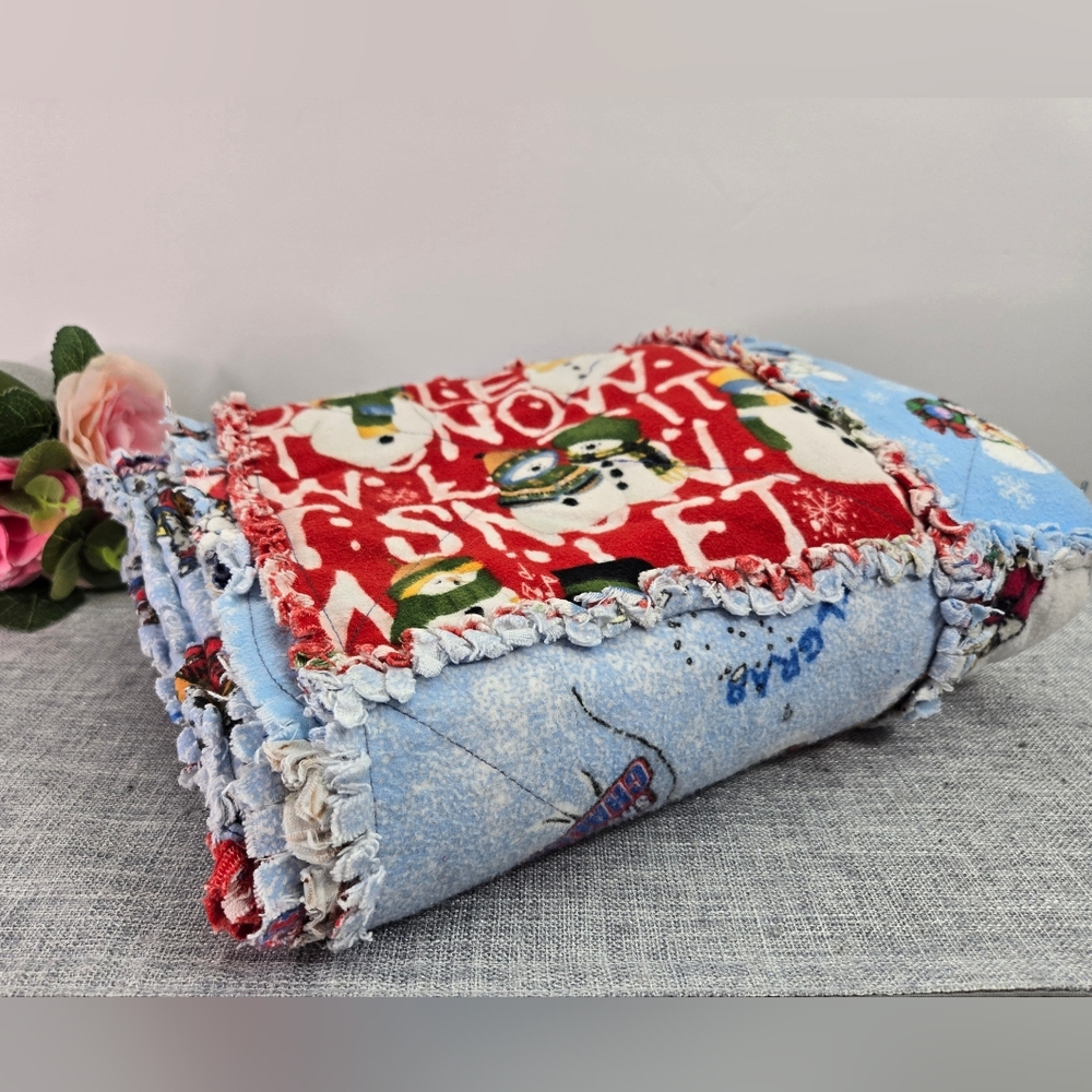 Vintage 46x47" Rag Quilt Patchwork Quilt Holiday Winter Baby Crib Todler Red Blu